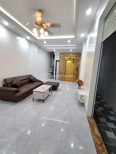 Tôi bán nhà 6 tầng nội thất đầy đủ, đầu ngõ 181, Trần Phú, Văn Quán HĐ congtest