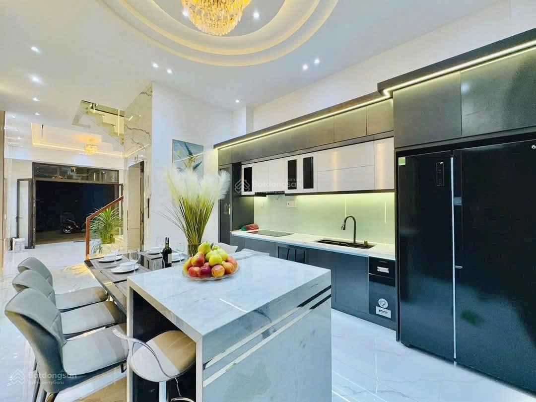 Tôi cần tiền nên bán gấp căn nhà đường Bùi Văn Thêm phường 9 quận Phú Nhuận chỉ với giá 3tỷ250